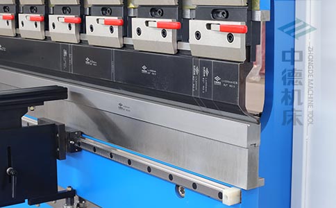 ZDPK-10025分段數控模具及高精度模具快夾，換模速度快5倍，加高型模托是門業制造專業配置.jpg